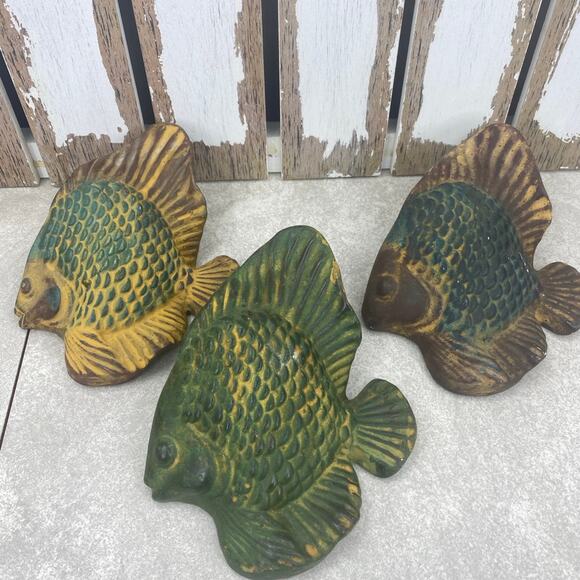 Chalk Art? Fish Set of 3 Wall Art Artisan Spirit Mexico 6”-8” Green Brown Yellow - Picture 1 of 12